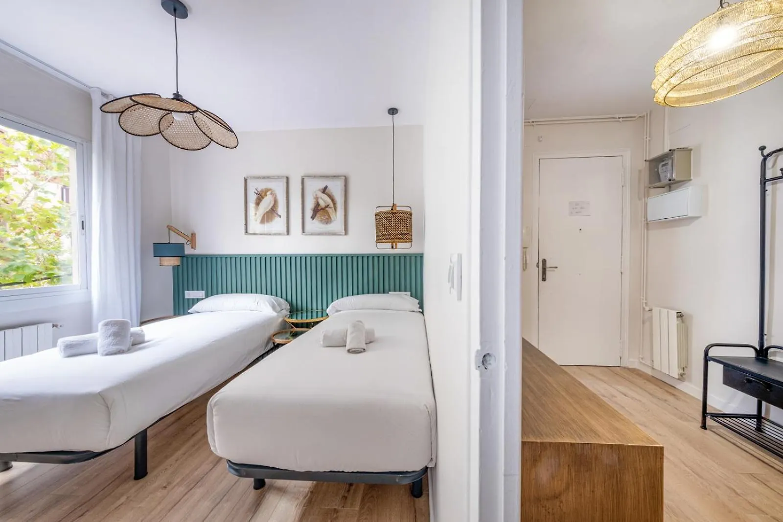 Bebarceloner Eixample Apartments- 4 Bedrooms ברצלונה