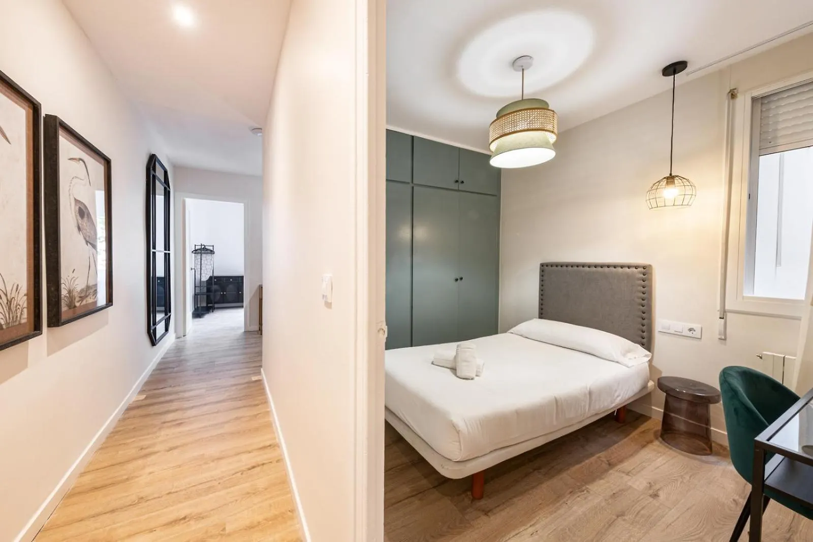 Bebarceloner Eixample Apartments- 4 Bedrooms