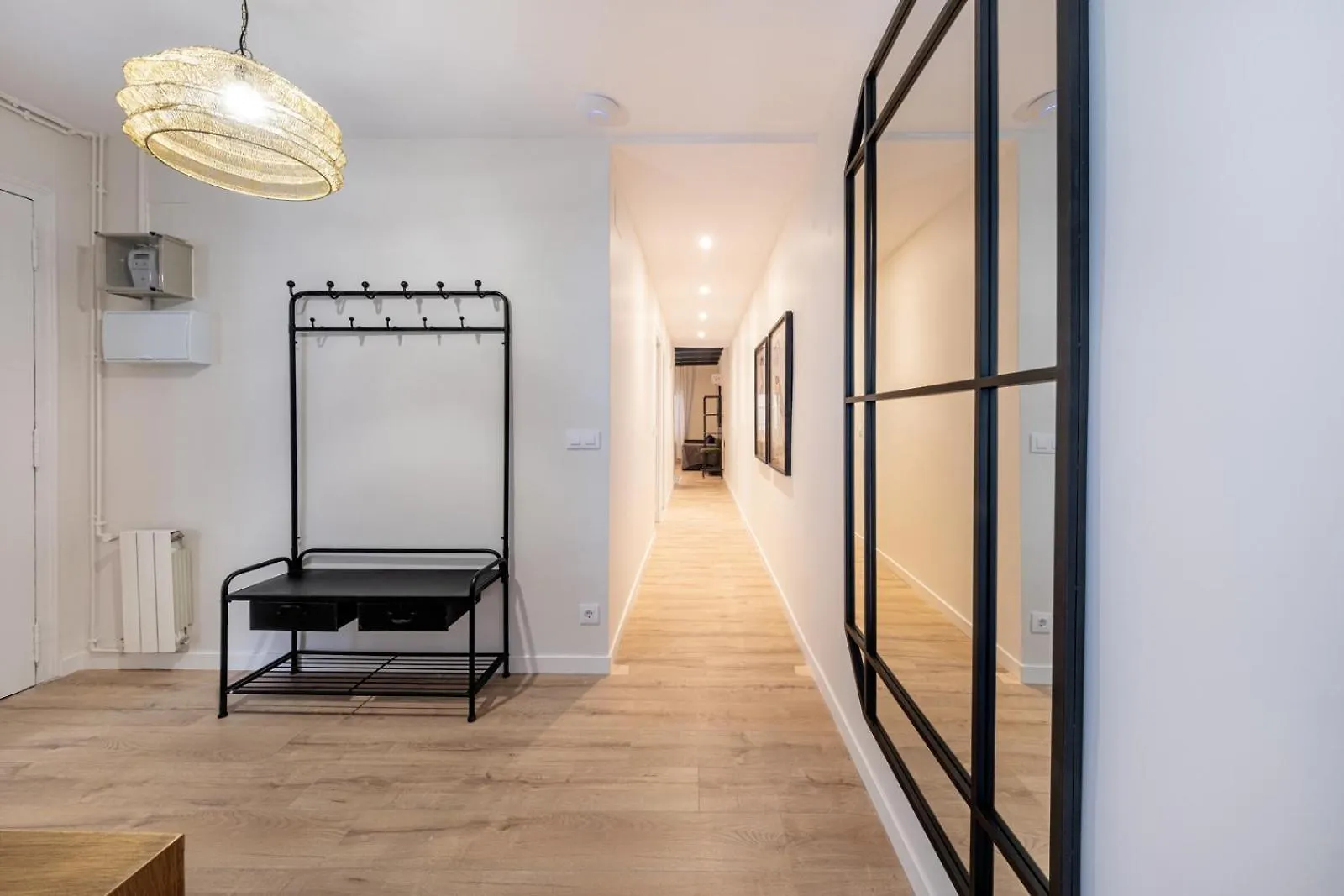 דירה Bebarceloner Eixample Apartments- 4 Bedrooms